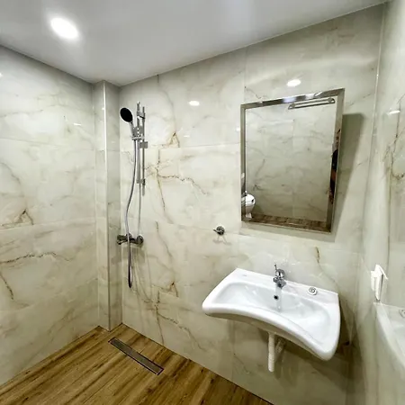 Rodi شقة فندقية 3*